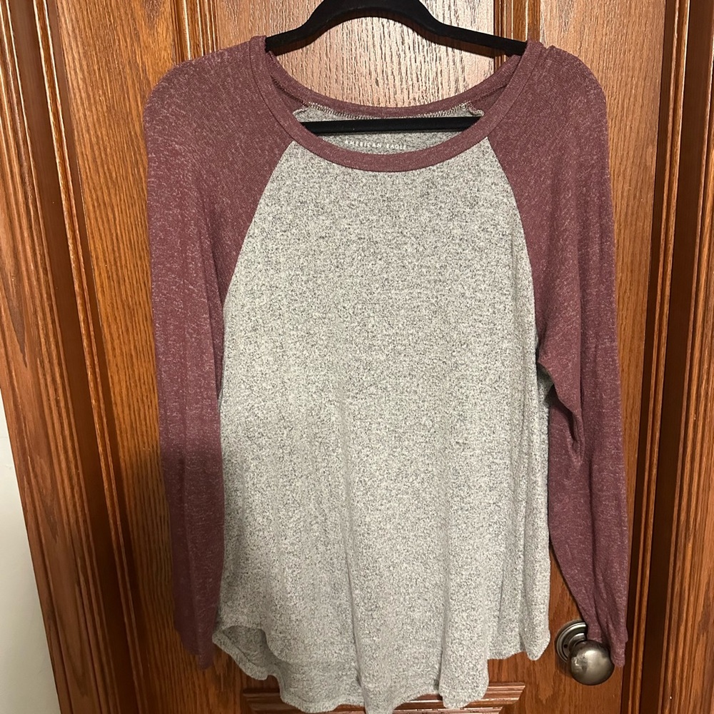 American Eagle Size medium grey and maroon baseball long sleeve